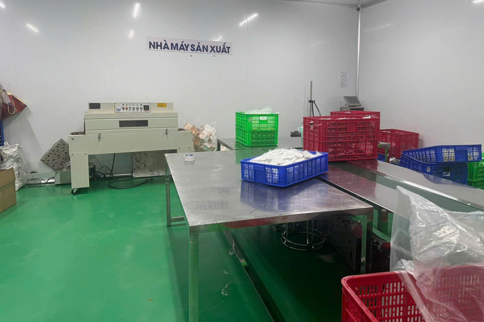 Truy tố bà chủ sản xuất, buôn bán hơn 10.000 hũ kem trộn gắn mác hàng ngoại