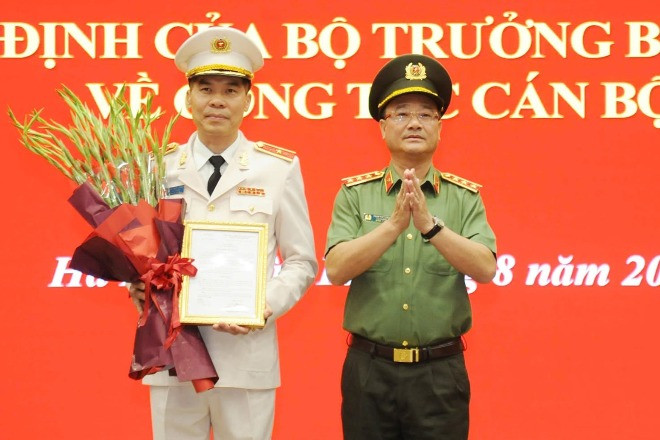 Thiếu tướng Cao Minh Huyền làm Cục trưởng Cục Quản lý xuất nhập cảnh