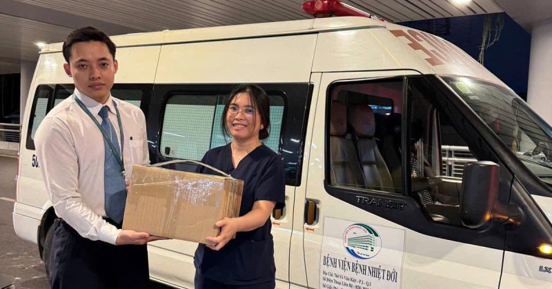 Chuyển thuốc từ Hà Nội vào TPHCM cứu người bệnh nguy kịch