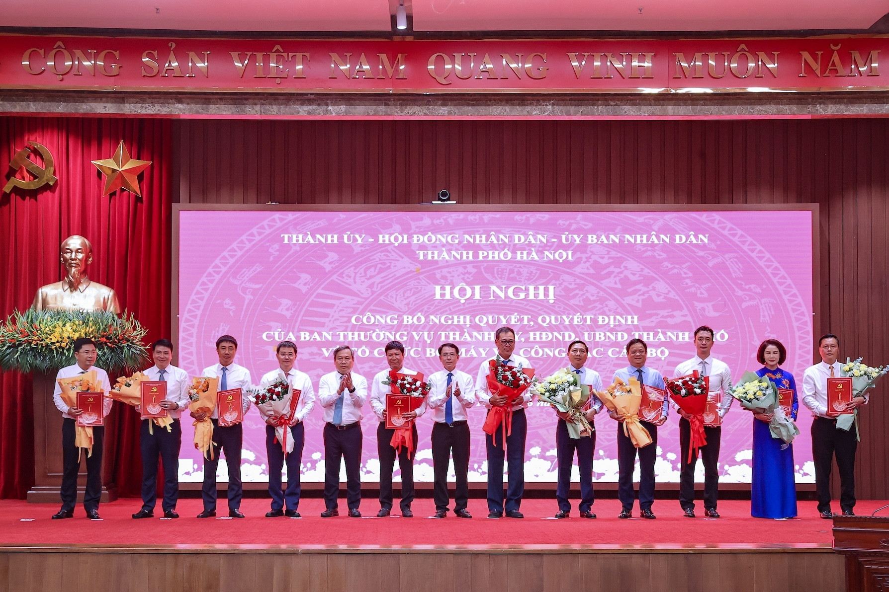 Hà Nội điều động, bổ nhiệm loạt giám đốc sở, ngành