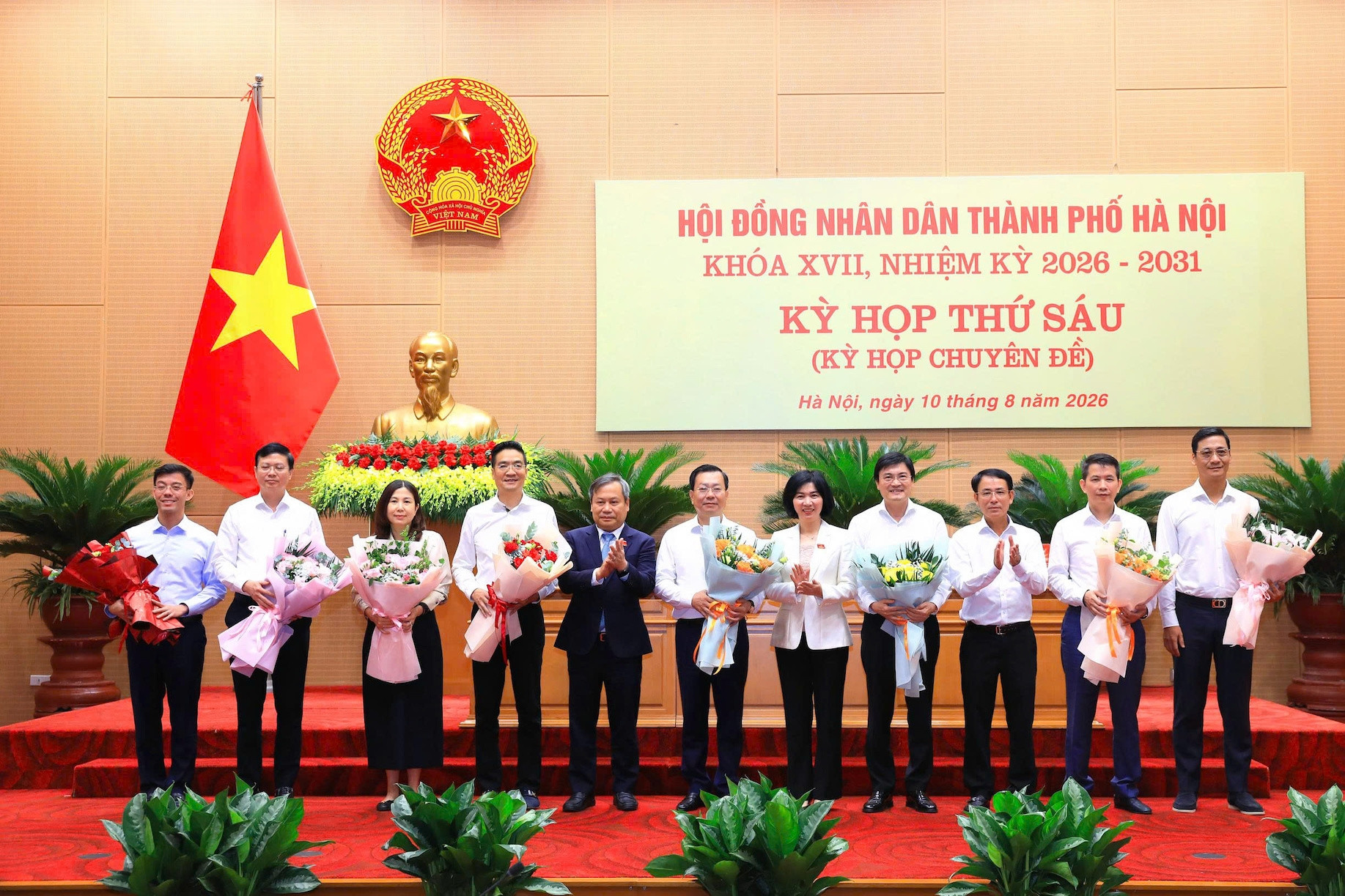 Hà Nội miễn nhiệm chức vụ ủy viên UBND TP với 11 người đứng đầu sở, ngành
