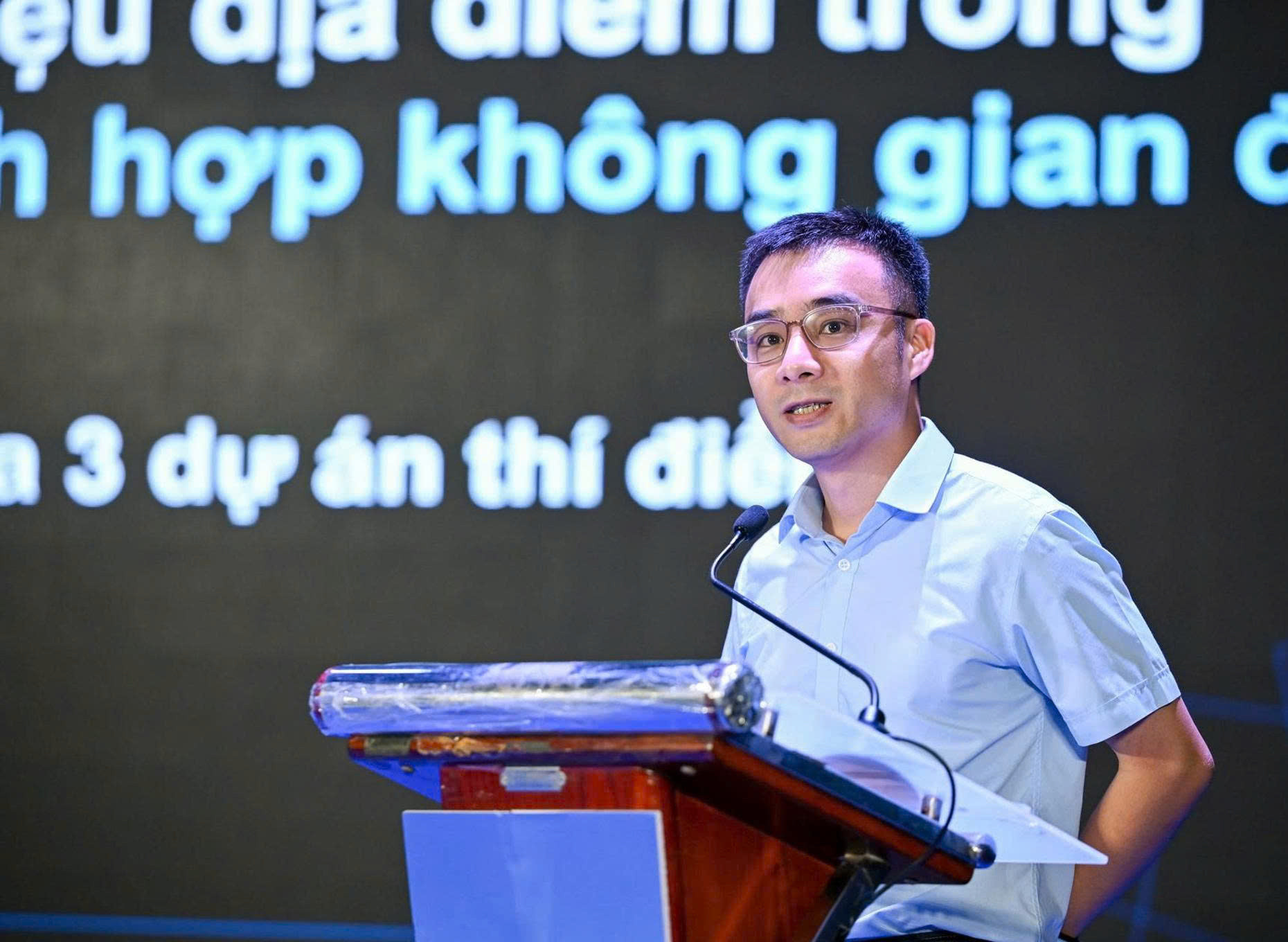 Thuy Sy.jpg