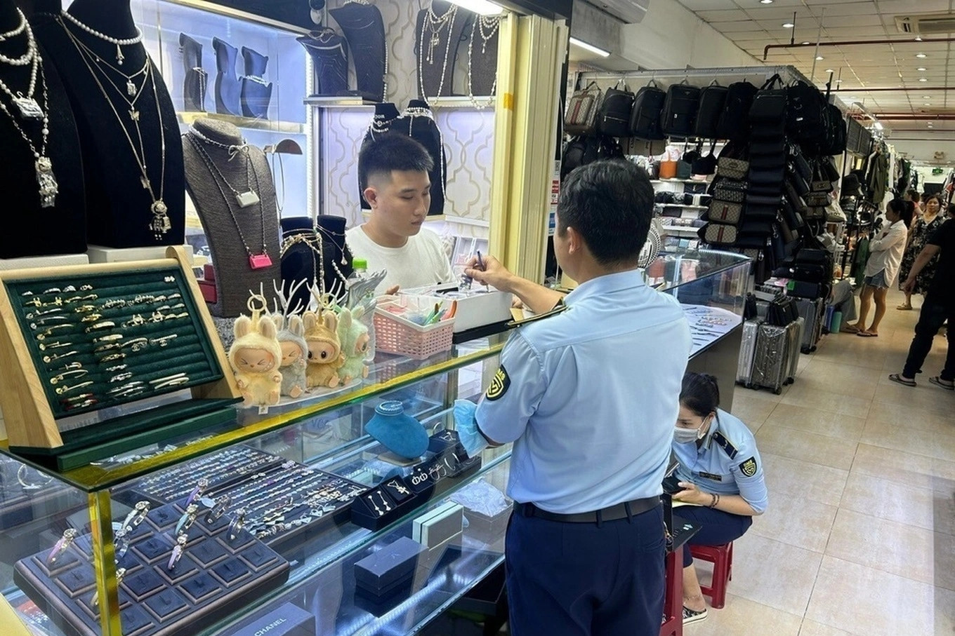 TPHCM kiến nghị giữ Chi cục Quản lý thị trường trực thuộc Sở Công Thương