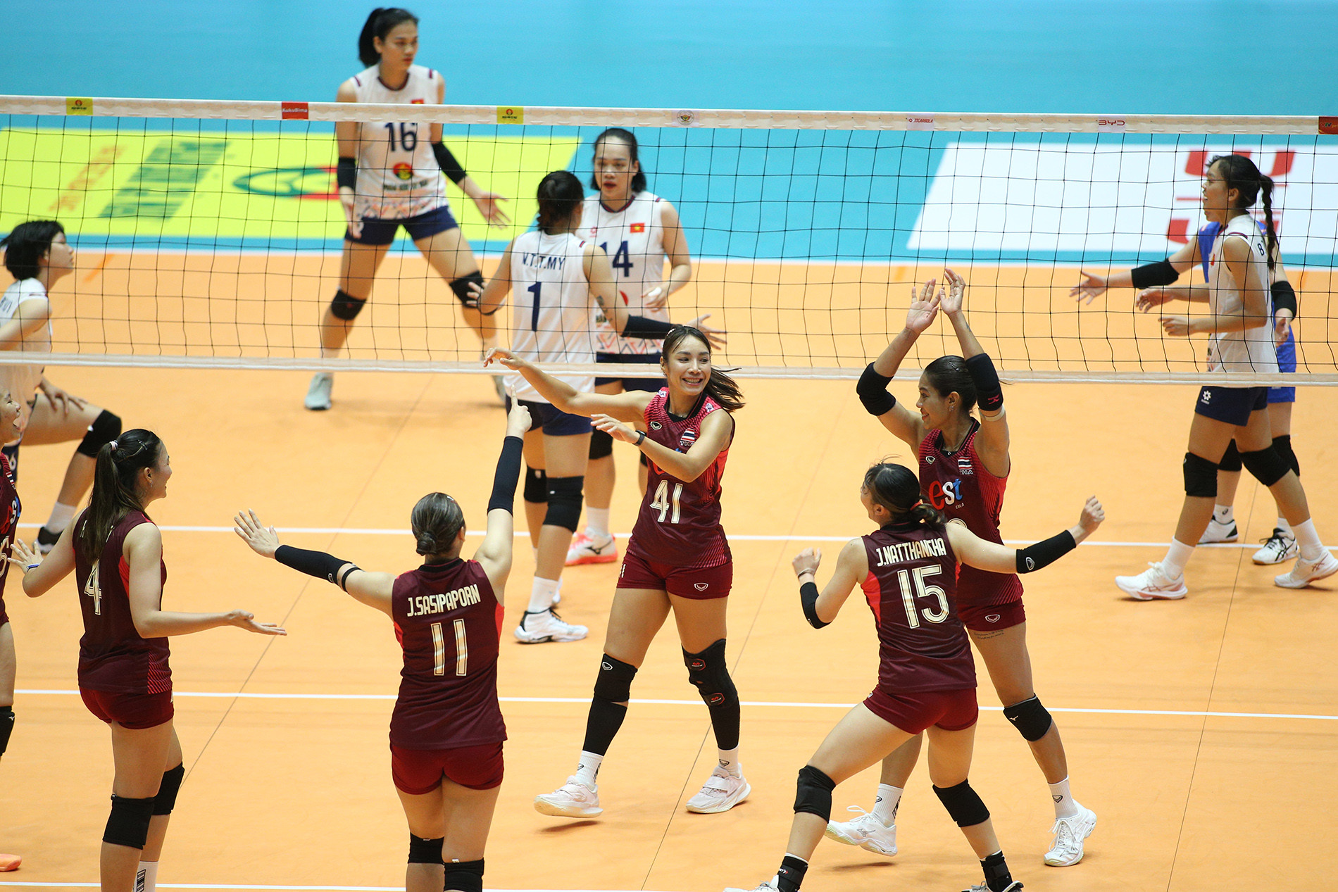 tuyen bong chuyen nu viet nam thai lan 8.JPG