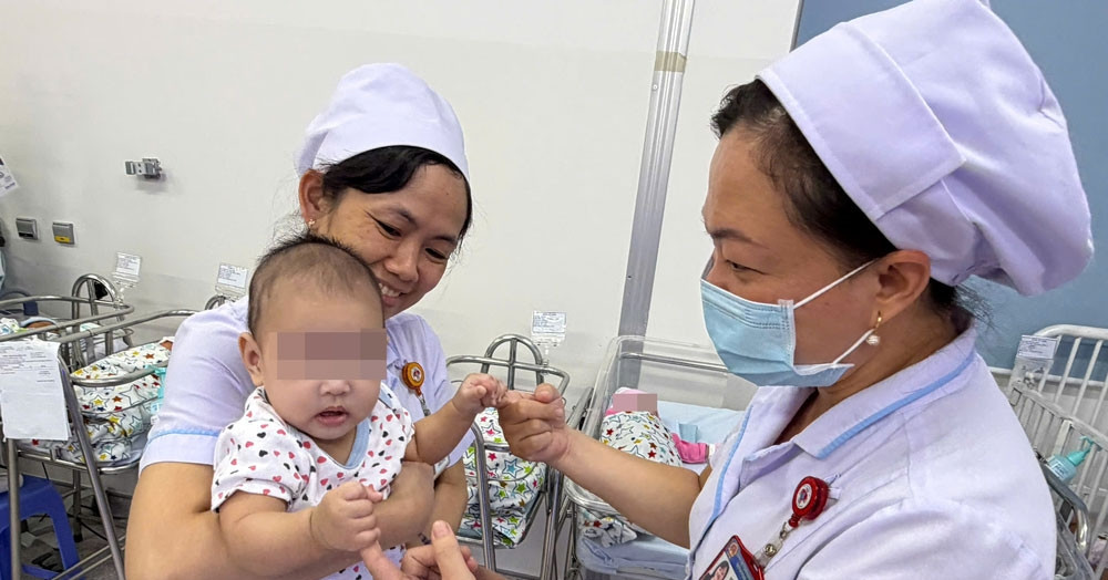 Xúc động ngày "đứa trẻ" trở về nơi mình sinh ra sau 25 năm