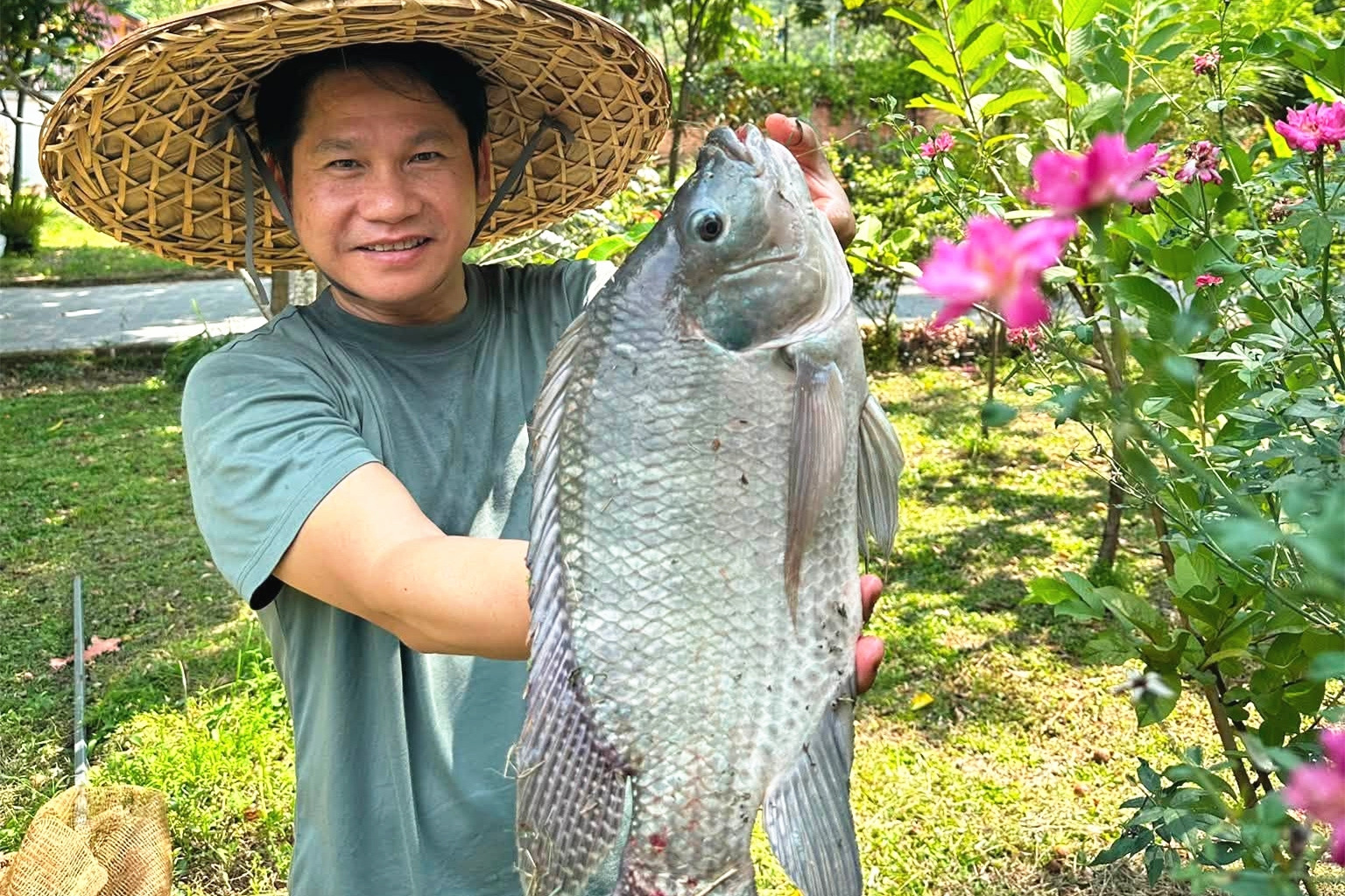 Ca sĩ Trọng Tấn câu được cá to, cuộc sống đầy hoa tươi của hoa hậu Giáng My