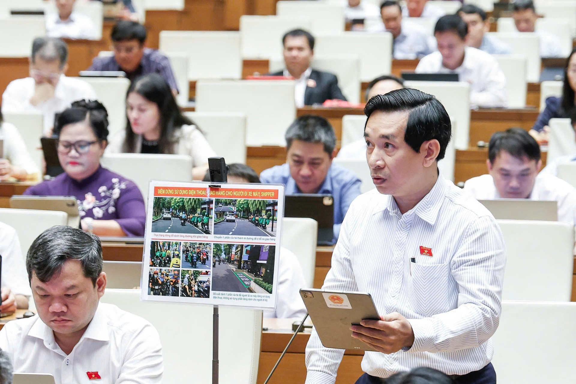Đề xuất đưa nội dung dạy trẻ biết chào người lớn vào chương trình giáo dục lớp 1