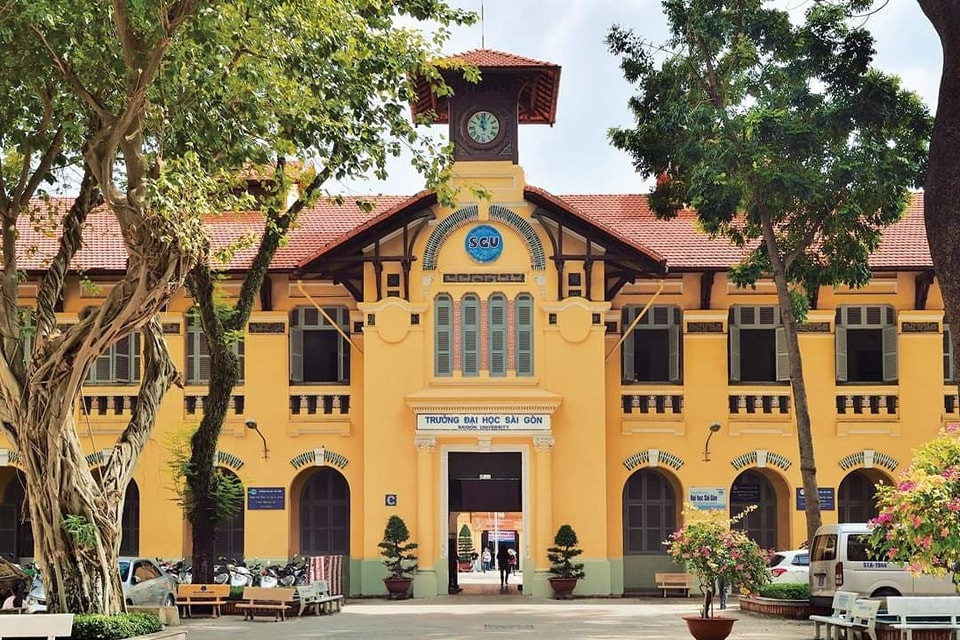 Điểm chuẩn Trường ĐH Sài Gòn 2026, sư phạm Toán học dẫn đầu với 28,89