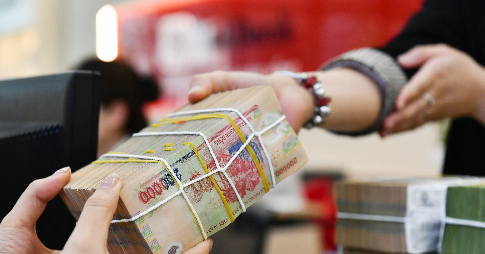 Lãi suất ngân hàng hôm nay 11/8/2026: Được cộng thêm, lãi suất cao nhất 8,2%/năm
