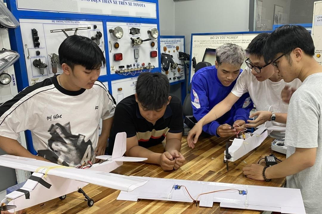 Người đưa Kỹ thuật Hàng không ‘Nam tiến’ - Hành trình mở lối nghề của tương lai