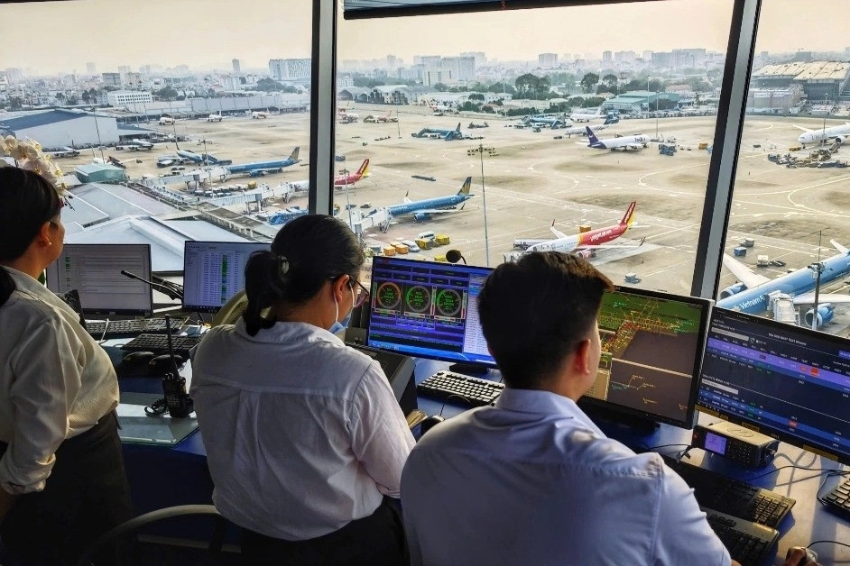 Sân bay Tân Sơn Nhất 2 lần tạm dừng cất, hạ cánh khẩn cấp vì UAV