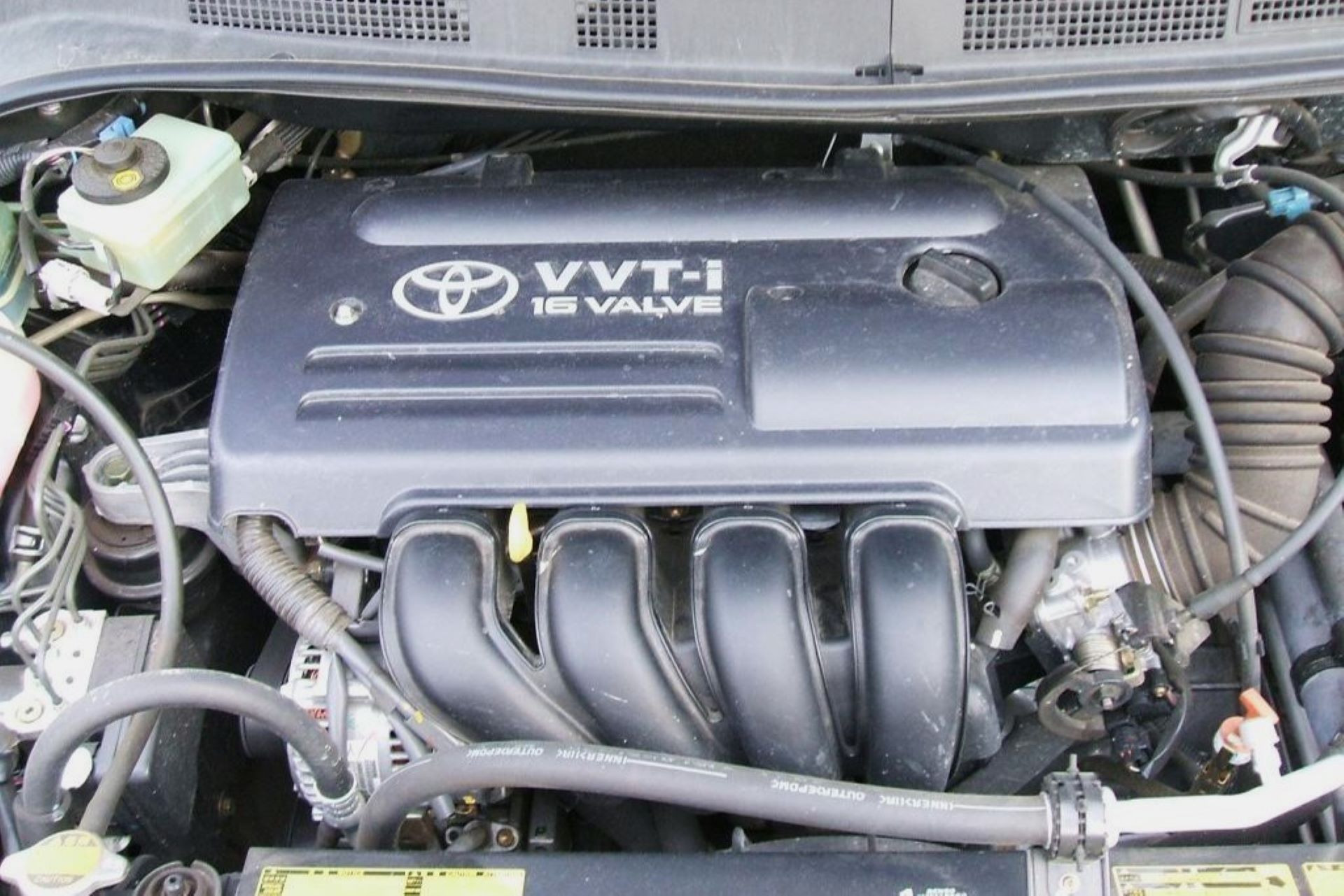 Toyota_1ZZ FE_engine.jpg