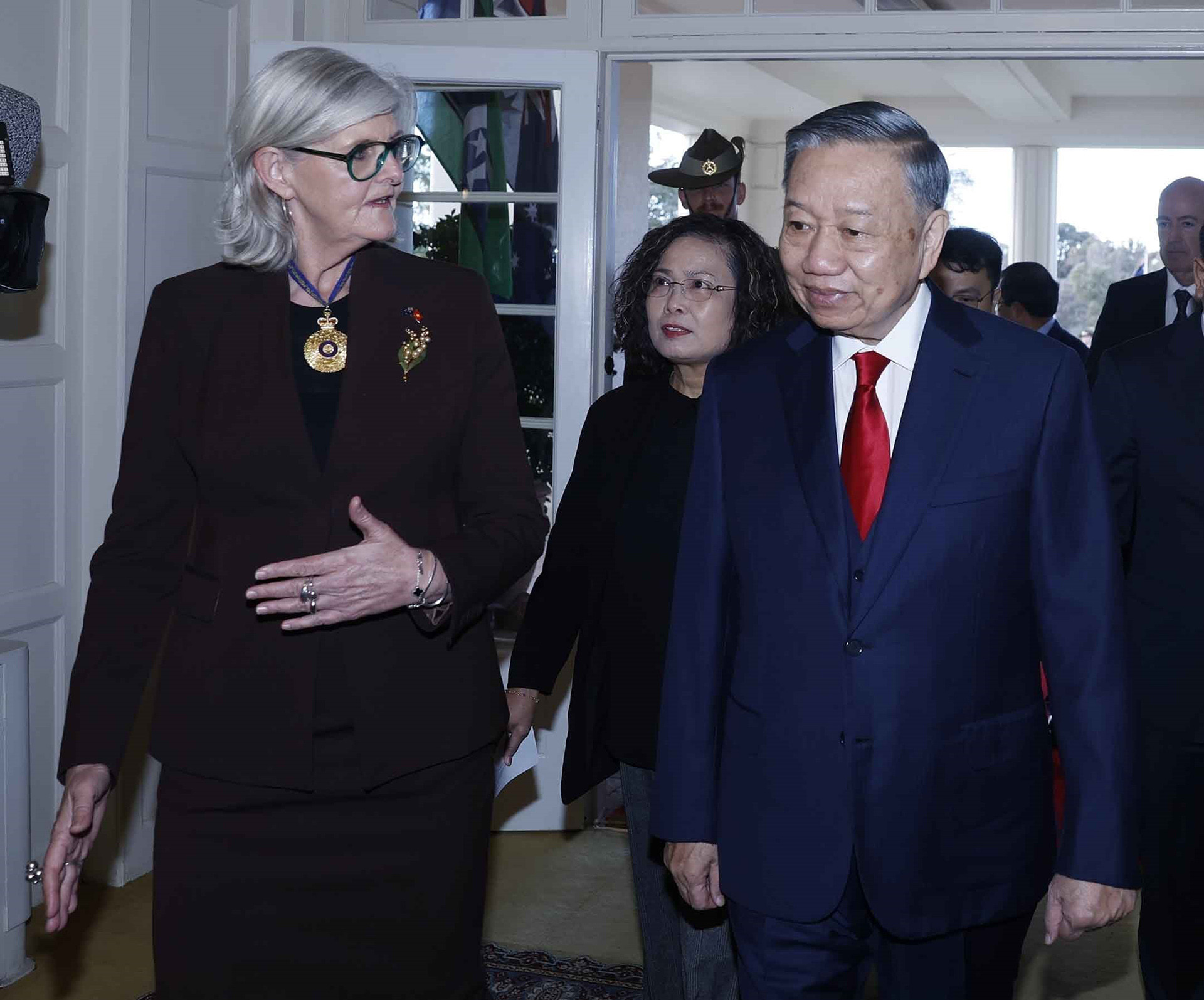vna_potal_le_don_tong_bi_thu_chu_tich_nuoc_to_lam_tham_cap_nha_nuoc_toi_australia__8946463.jpg
