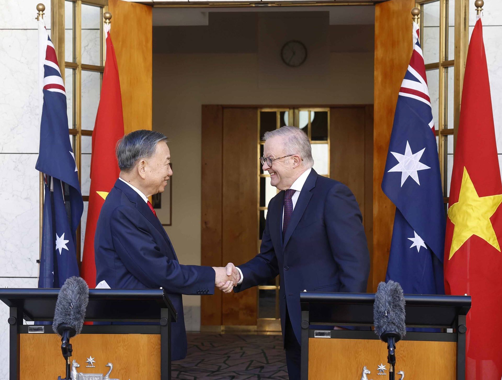 vnapotaltongbithuchutichnuoctolamvathutuongaustraliagapgobaochi8946583 1786425266241689925964.jpg