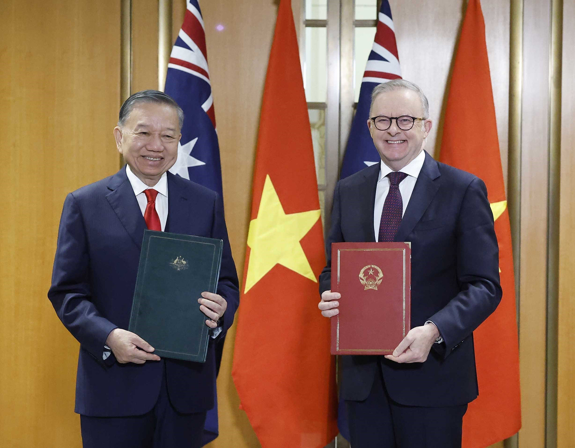 vnapotaltongbithuchutichnuoctolamvathutuongaustraliatraotuyenbochung8946572 17864214495691693985116.jpg