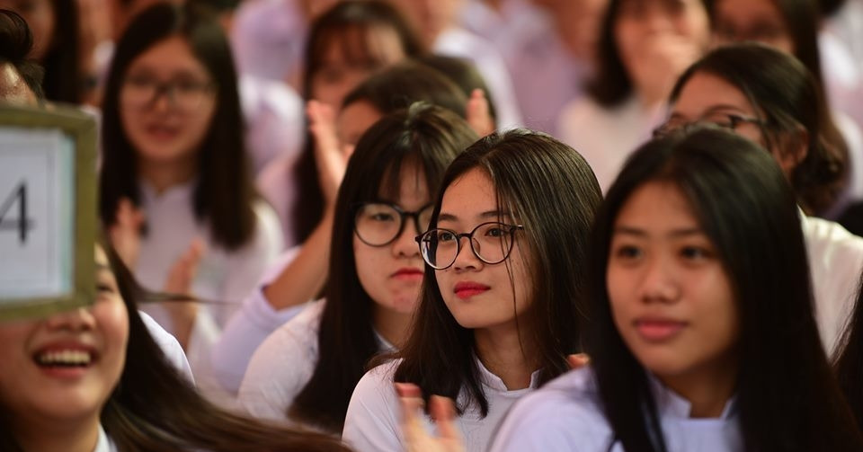 Từ nay, học sinh TPHCM tựu trường ngày 24/8, riêng đầu cấp và cuối cấp ngày 17/8