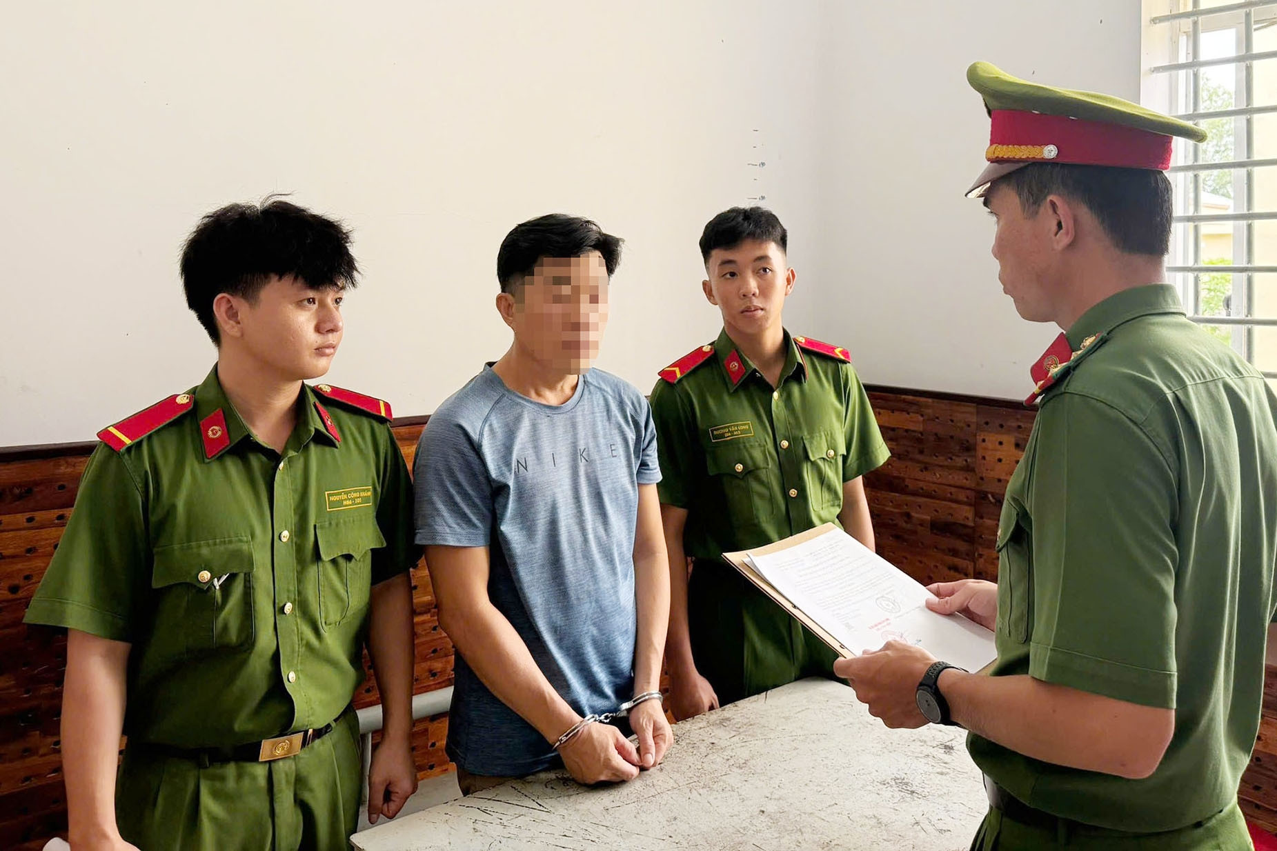 Bắt giam người đàn ông 47 tuổi nhiều lần xâm hại bé gái