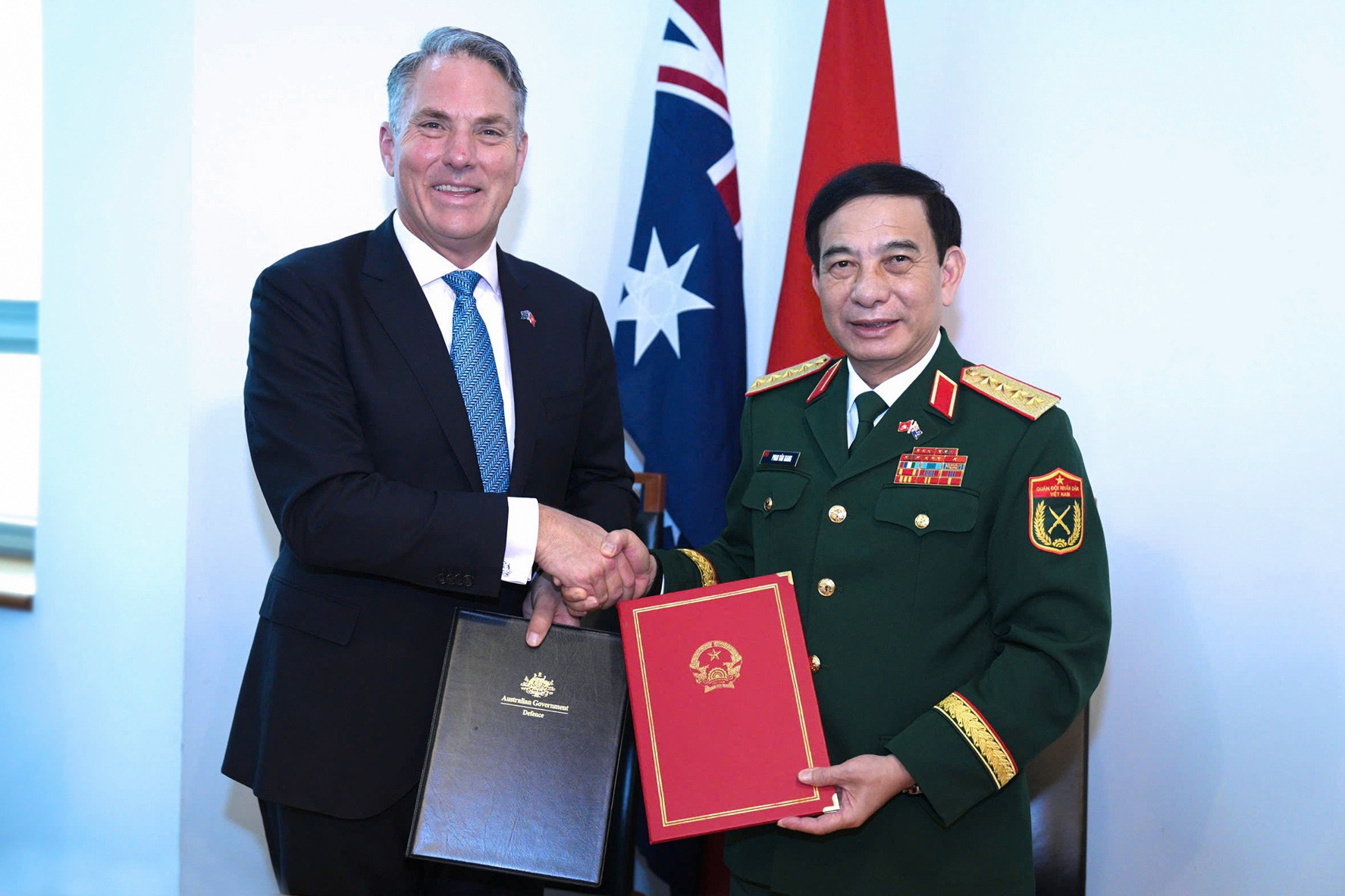 Đại tướng Phan Văn Giang mời Australia dự Triển lãm quốc phòng tại Việt Nam
