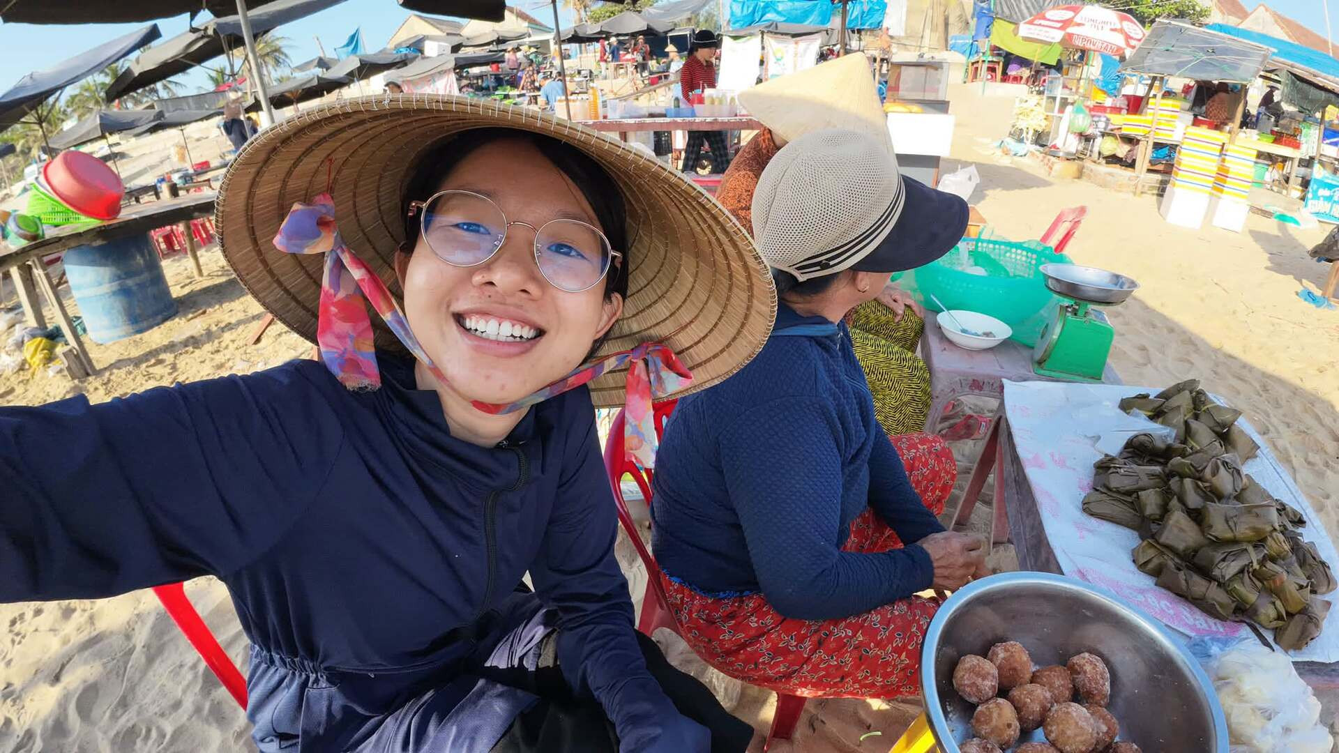 Rời phố về quê, cô gái 23 tuổi tiết lộ những điều bất ngờ về làng chài Đà Nẵng duyên yêu miền trung.jpeg