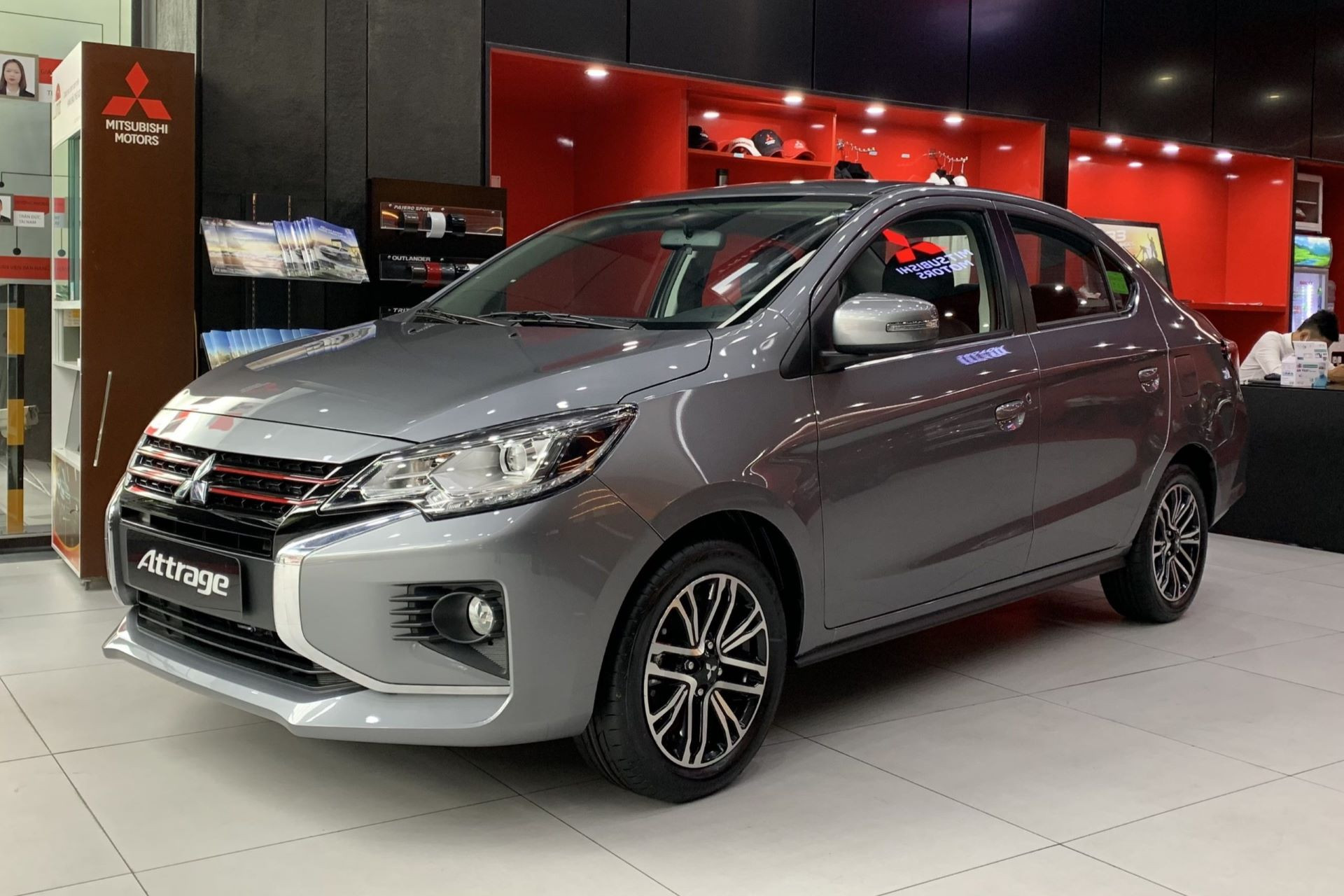 Mitsubishi Attrage LB.jpg