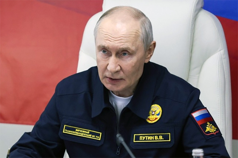 Putin Sputnik 7.jpg