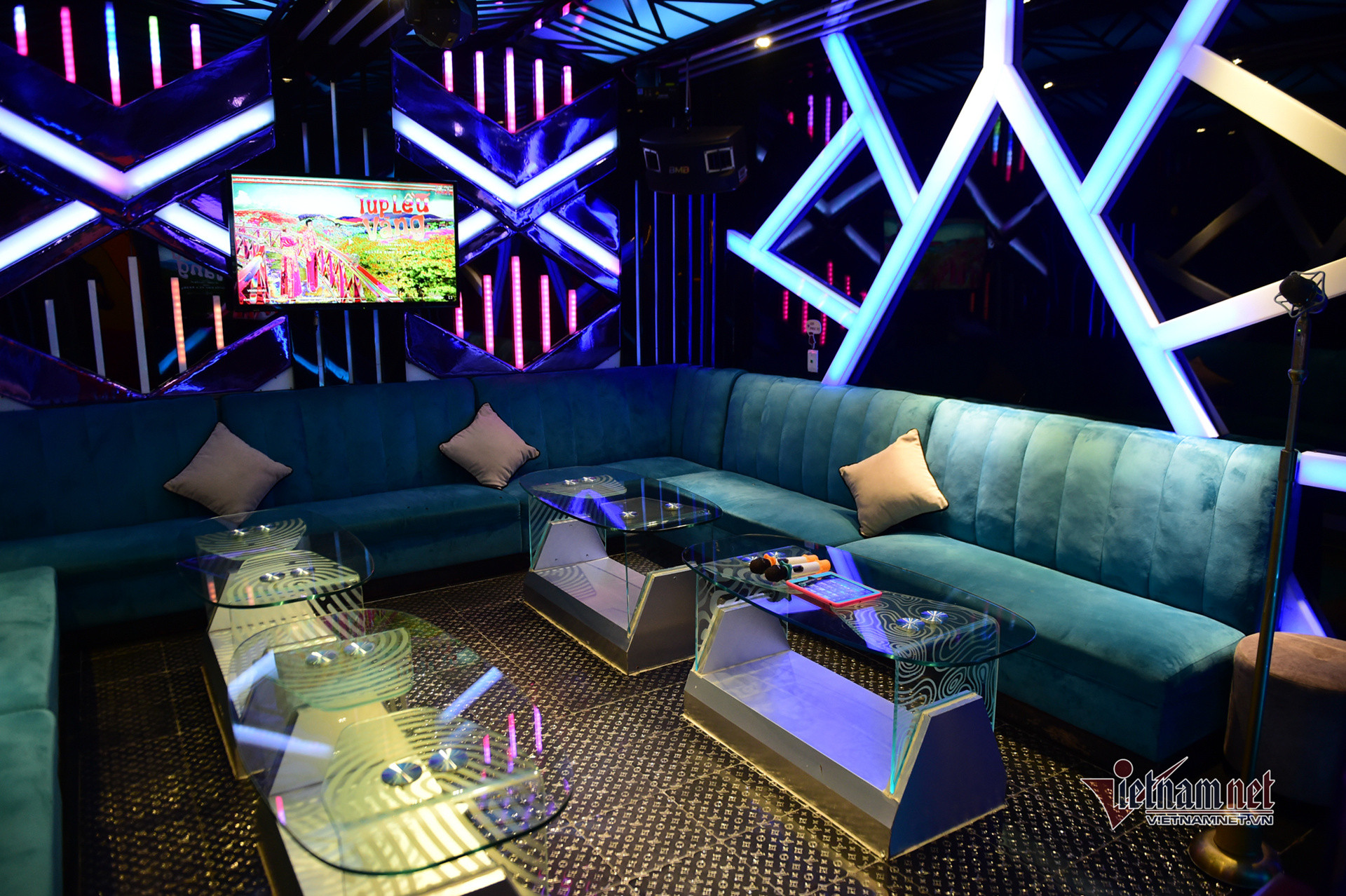 quan bar karaoke tp hcm hao huc ngay hoat dong tro lai 9.jpg