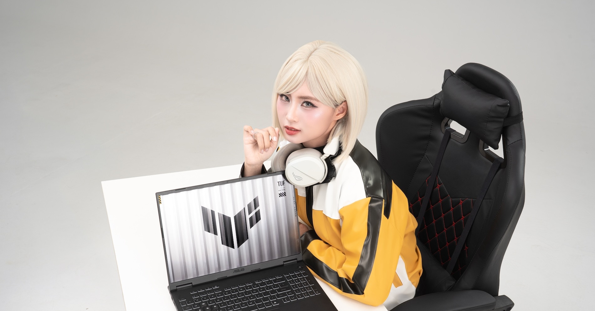 Sinh viên chọn laptop: thay đổi từ cấu hình sang độ bền và hậu mãi