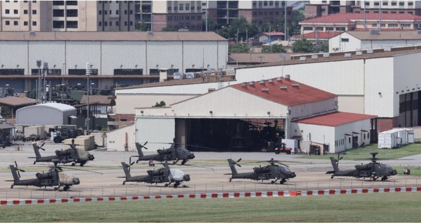 Trực thăng quân sự tại căn cứ quân sự Mỹ ở Pyeongtaek. Ảnh: Yonhap
