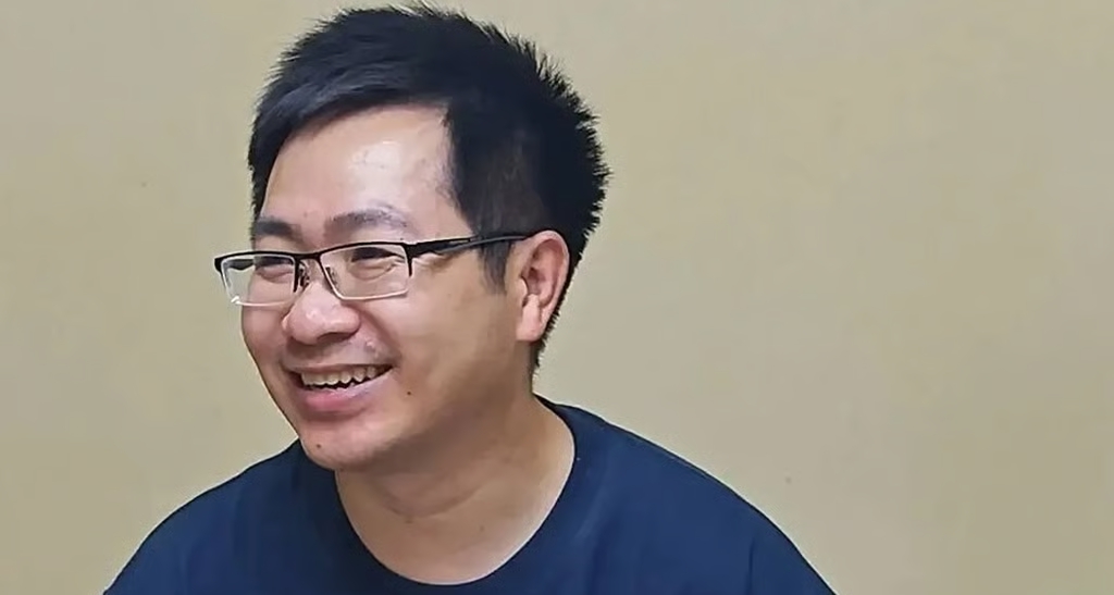 Từng mua 3 căn nhà nhờ nghề dạy thêm, 38 tuổi vẫn thi lại để học ngành Y