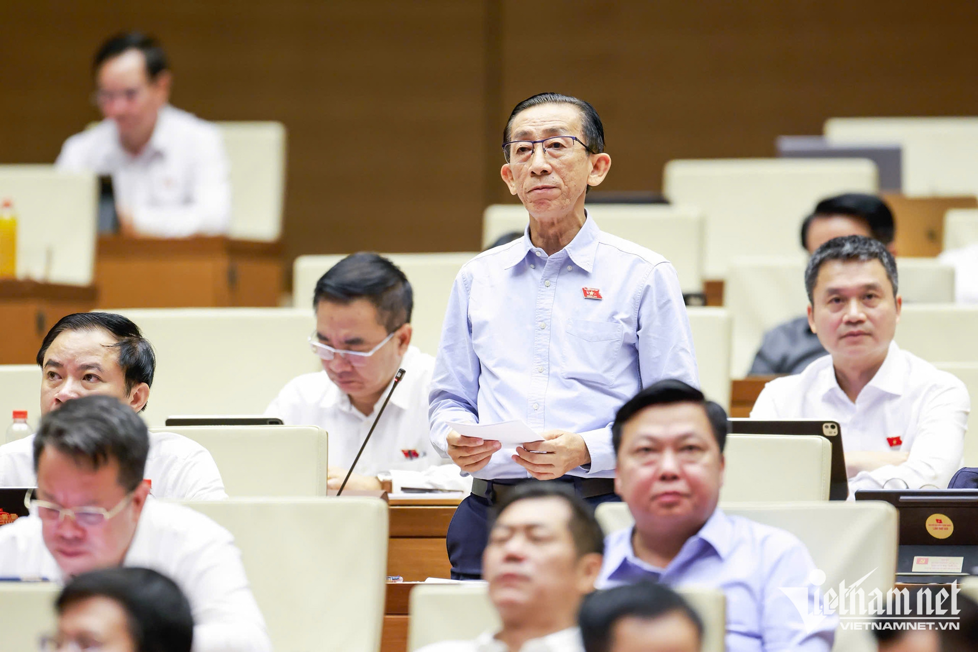 W-Trần Hoàng Ngân.jpg