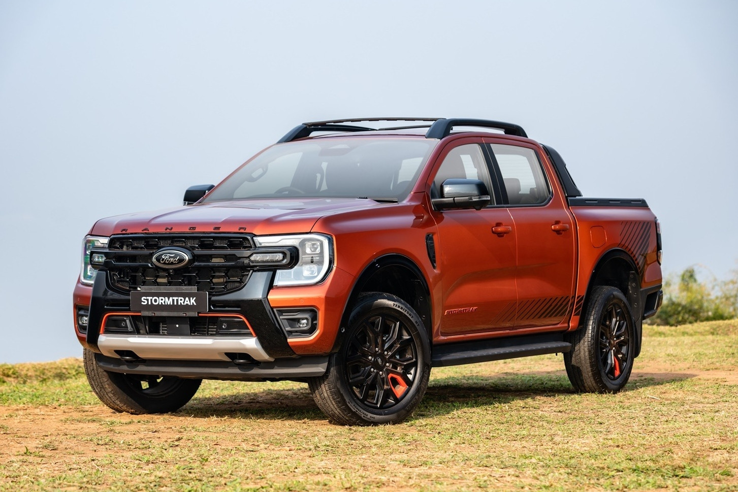 Xe bán tải tháng 7: Ford Ranger lấy lại vị trí số 1 từ tay đối thủ