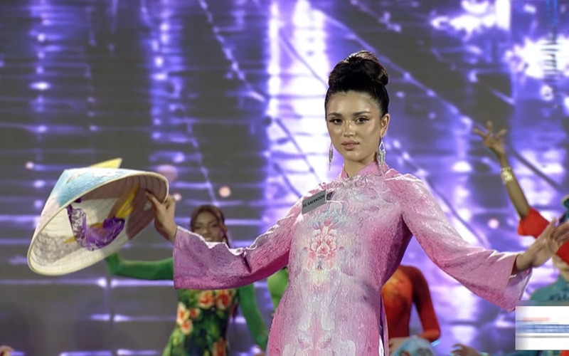 https://static-images.vnncdn.net/vps_images_publish/000001/000003/2026/8/13/ao-dai-01a-7.jpg