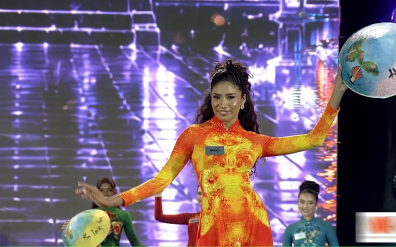 https://static-images.vnncdn.net/vps_images_publish/000001/000003/2026/8/13/ao-dai-03a-9.jpg