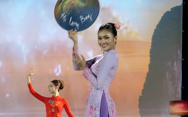 https://static-images.vnncdn.net/vps_images_publish/000001/000003/2026/8/13/ao-dai-11b-17.jpg