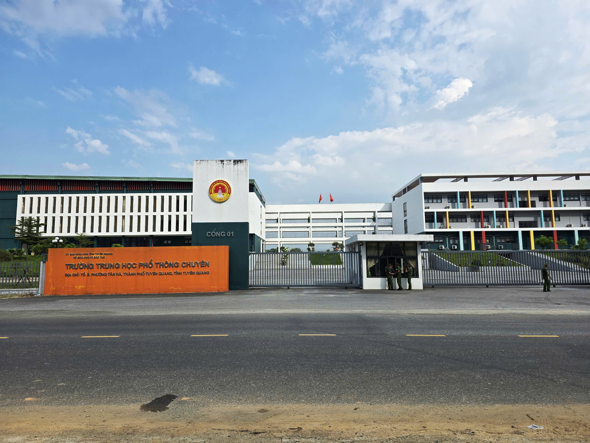 https://static-images.vnncdn.net/vps_images_publish/000001/000003/2026/8/13/chuyen-tq-2-1022.jpg