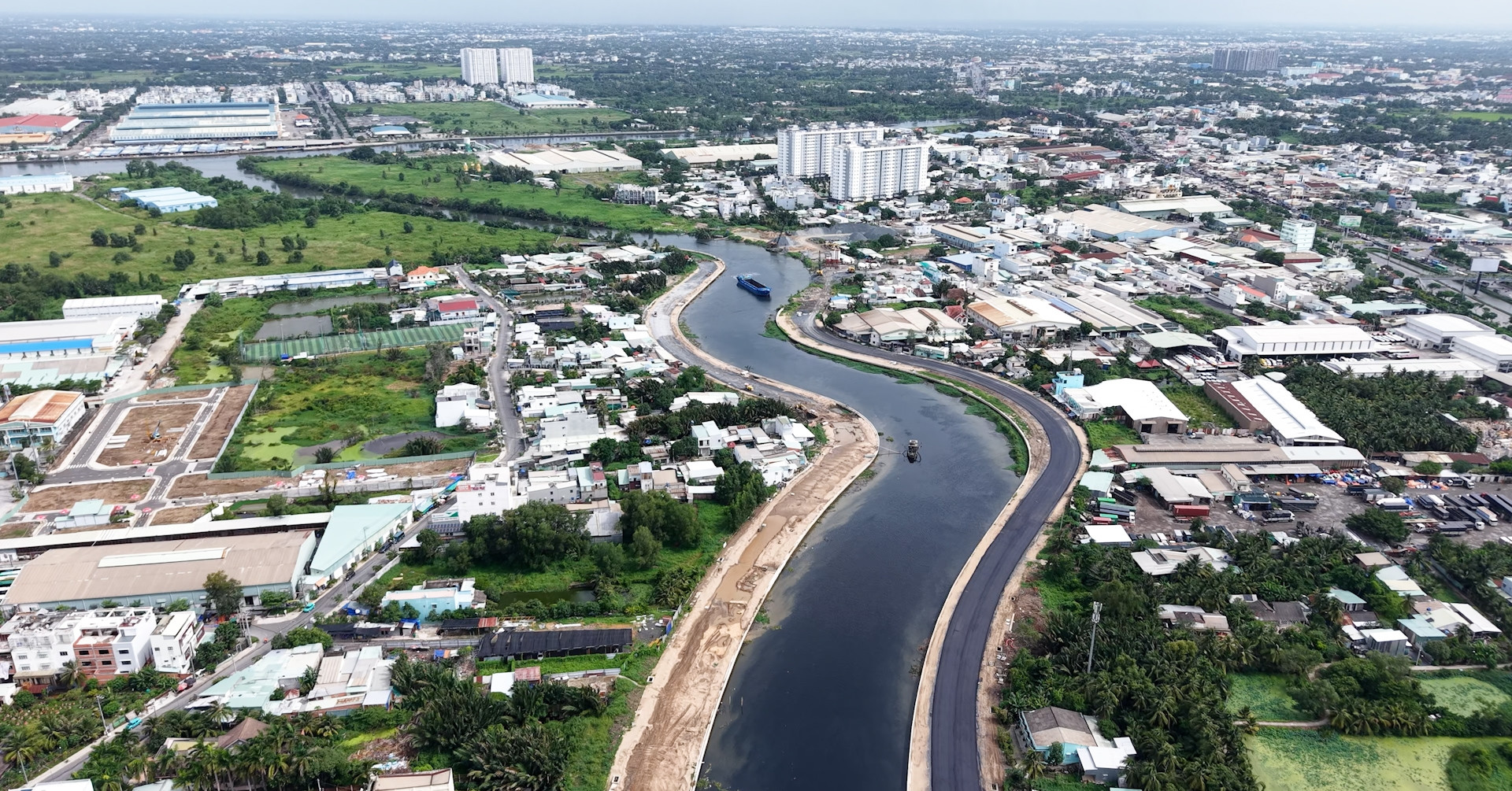 Gần 17 triệu m³ bùn nạo vét ở TPHCM sẽ đổ đi đâu?
