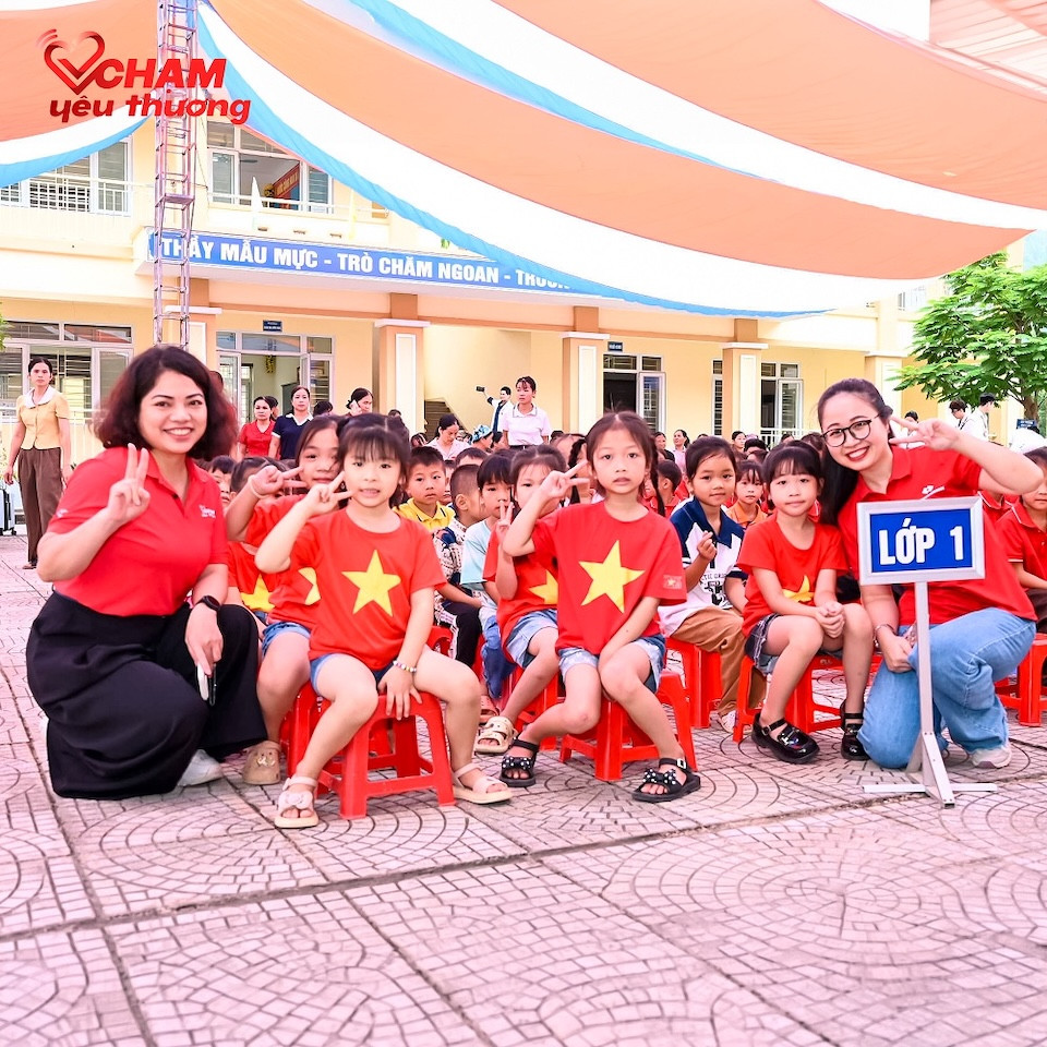 Hanh trinh Tiep su c em đến đến trường 2026 góp phần mang đến một mùa tựu trường trọn vẹn niem vui va hy von g cho học sinh các vung kho khan.jpg