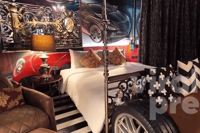 Khám phá khách sạn dành cho người mê xe, nội thất trang trí toàn phụ tùng cũ