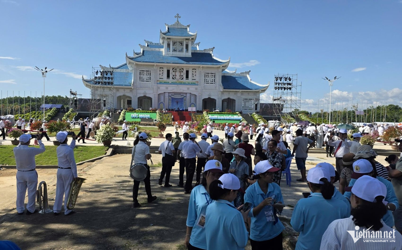 https://static-images.vnncdn.net/vps_images_publish/000001/000003/2026/8/13/w-anh-8-1749.jpg