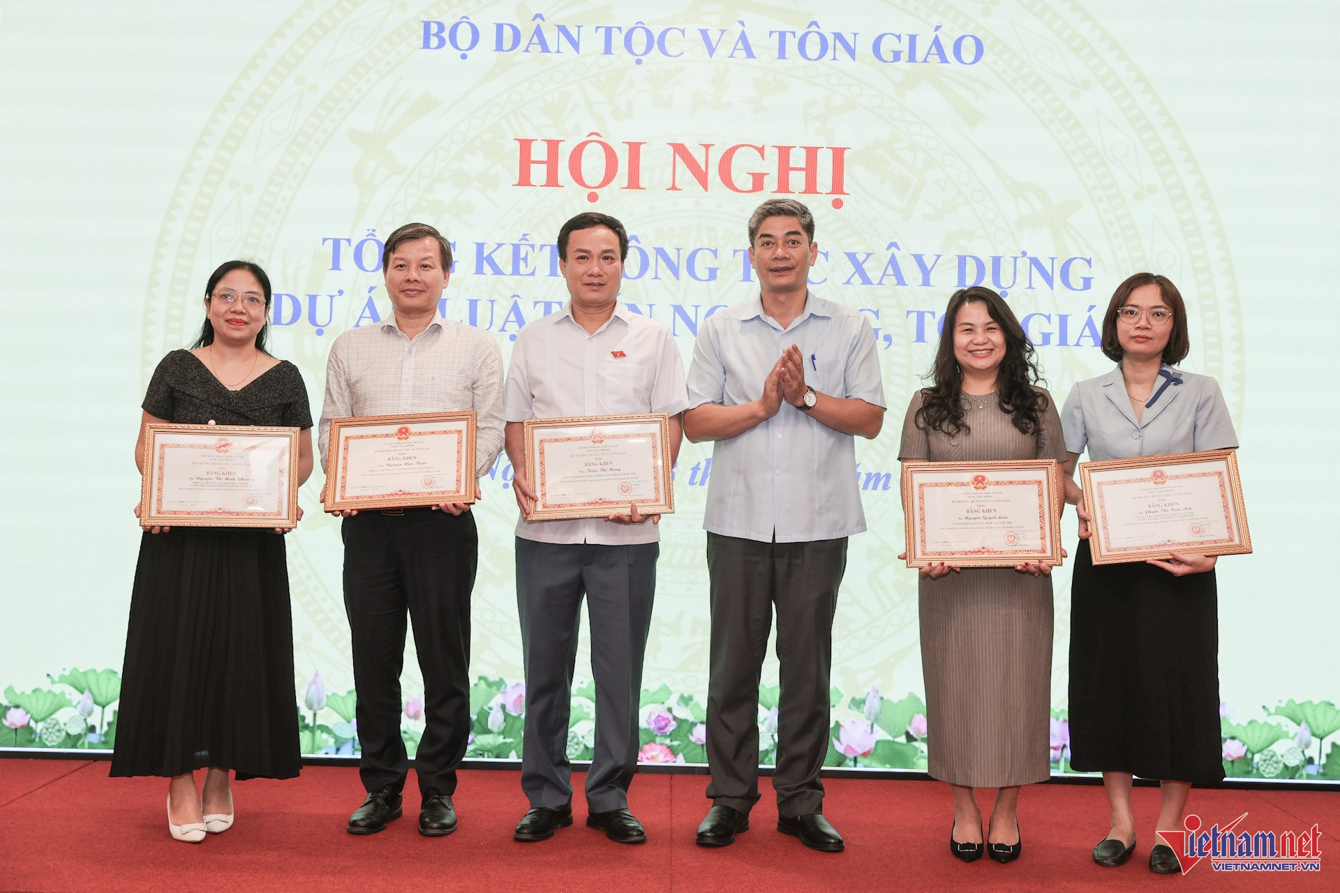 W-Tổng kết 6.jpg