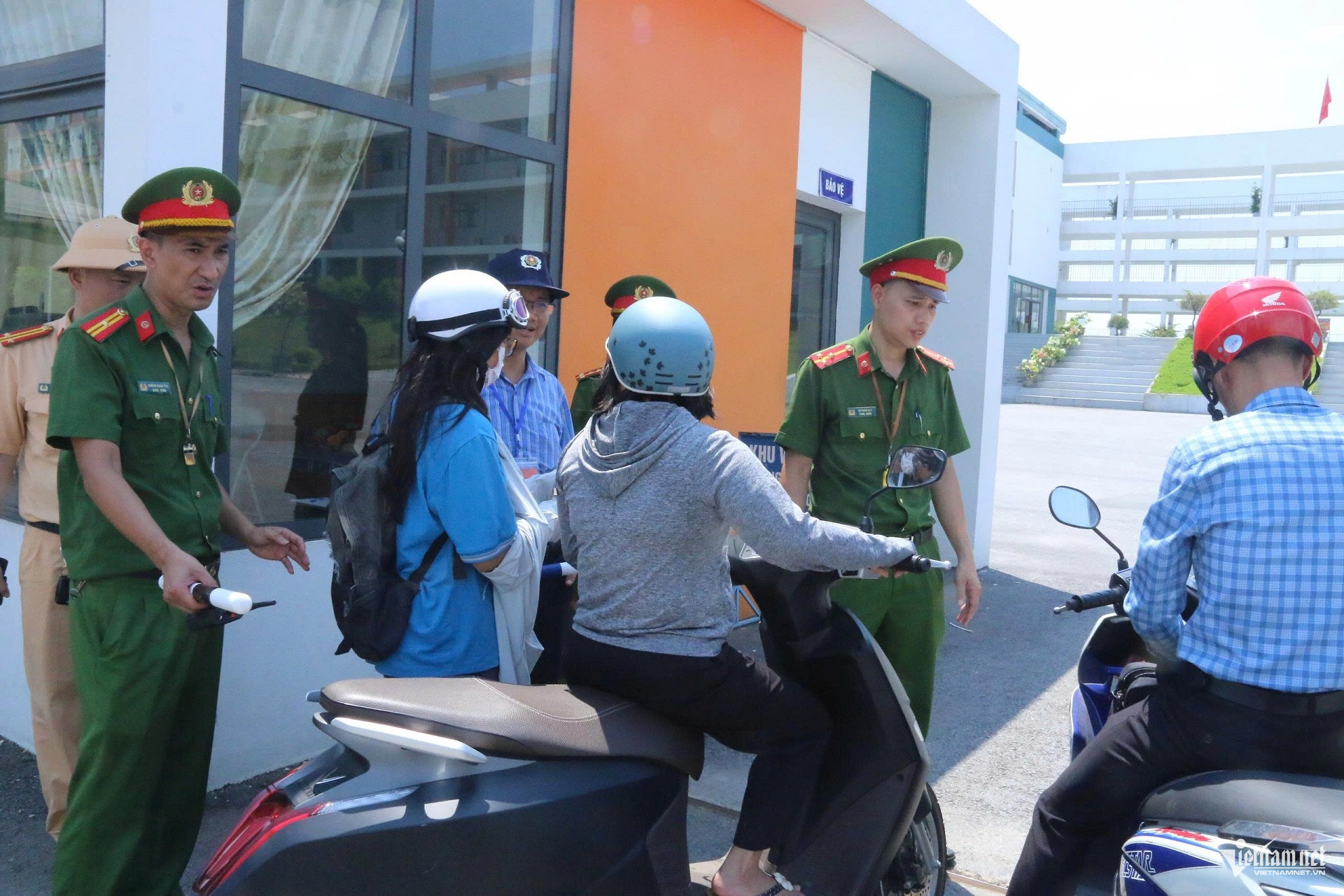 https://static-images.vnncdn.net/vps_images_publish/000001/000003/2026/8/13/w-tuyen-quang-3-1422.jpg