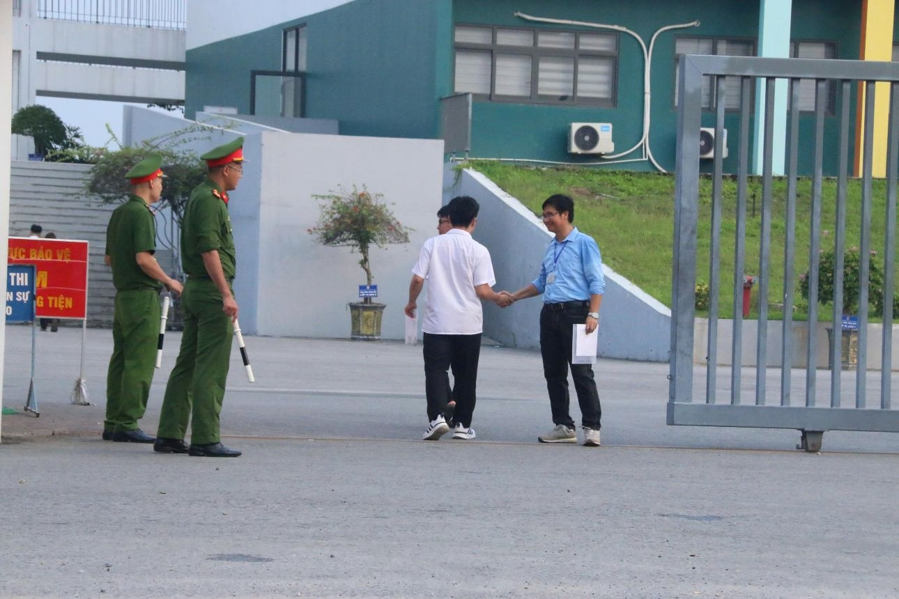 326 thí sinh ở Tuyên Quang bước vào buổi thi lại tốt nghiệp THPT hai môn cuối