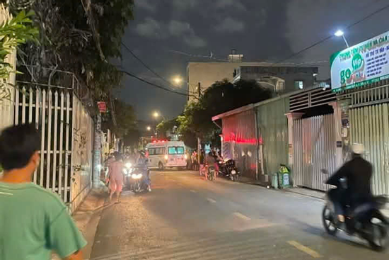 Bản tin chiều 14/8: Điều tra vụ cô gái 18 tuổi nghi bị bạn trai sát hại giữa phố