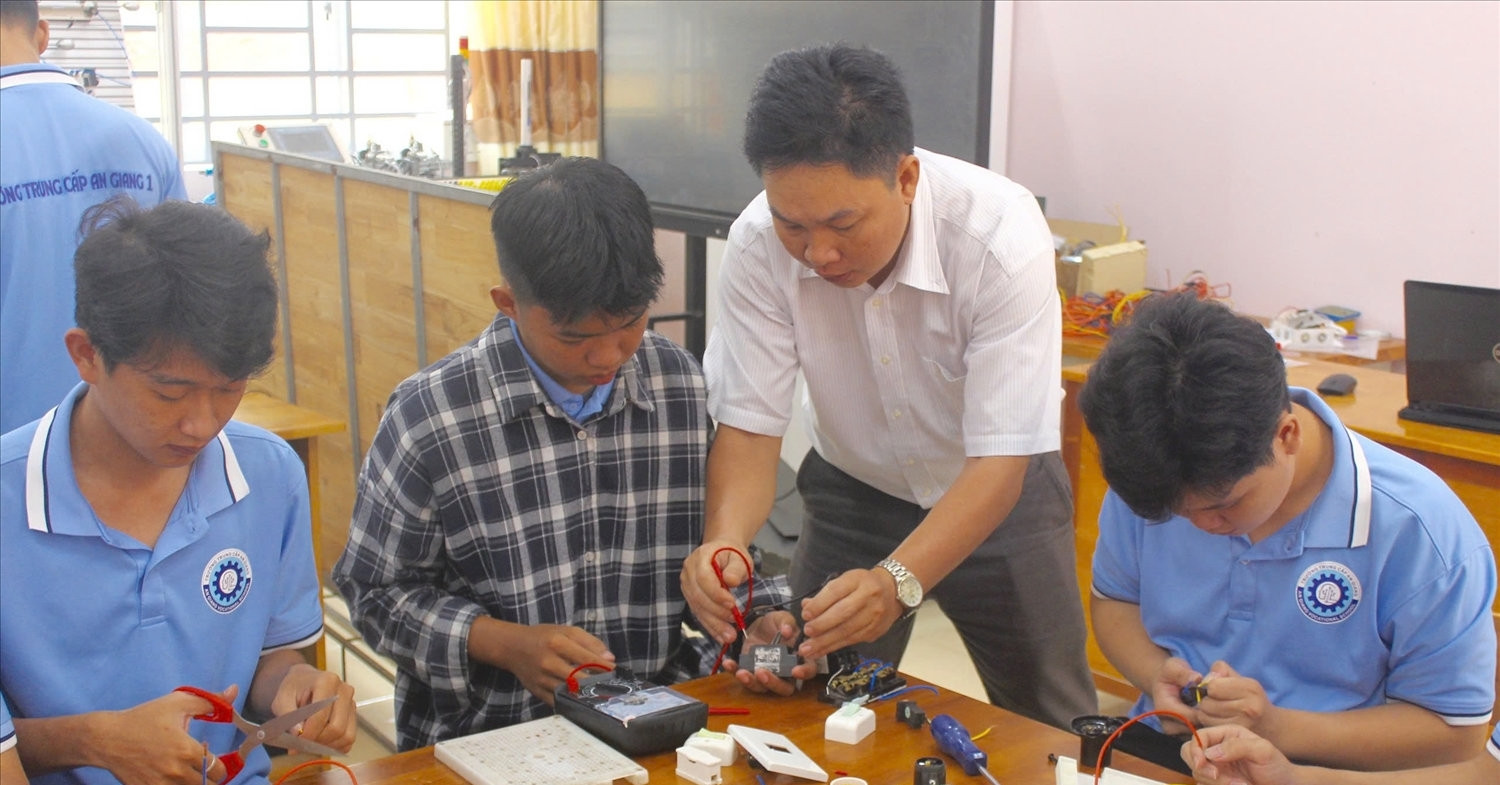 An Giang giảm 613 đầu mối trường học sau sắp xếp, sáp nhập