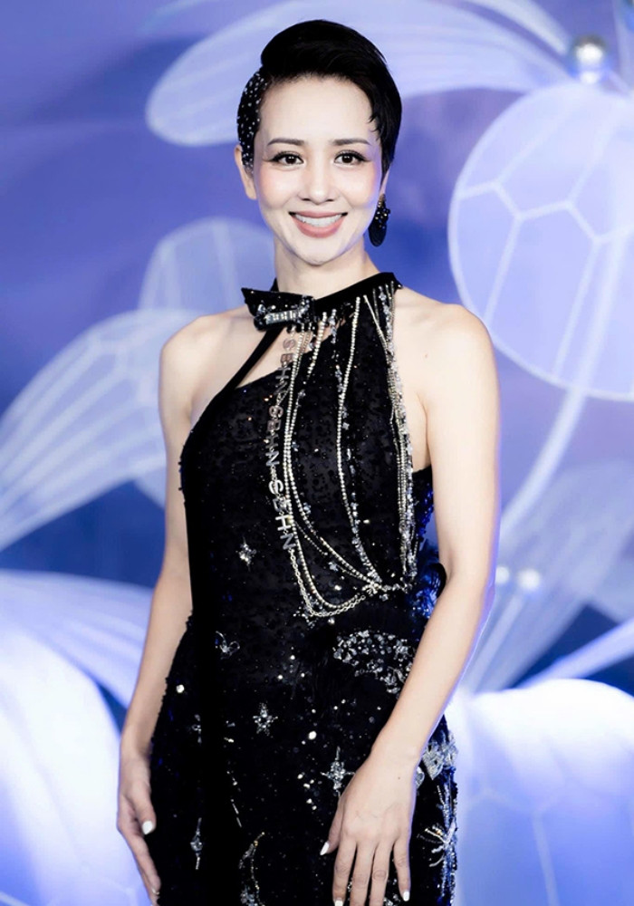 https://static-images.vnncdn.net/vps_images_publish/000001/000003/2026/8/14/batch-thuy-hien-2-1732525388063279850132-2221.jpg