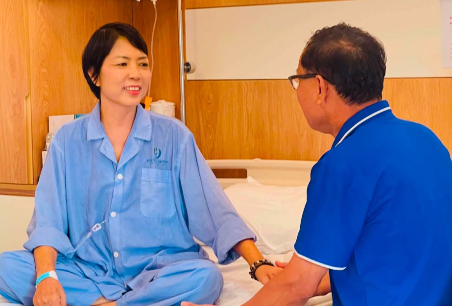 Chồng từng bế vợ về nhà lo hậu sự nhưng điều kỳ diệu xảy ra