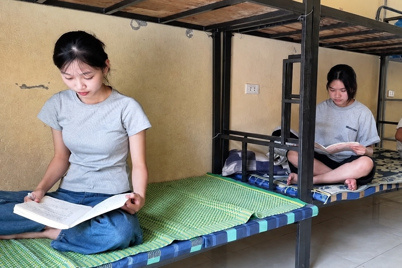 Học sinh vùng biên Thanh Hóa được cấp đồng phục, ba lô và 11 vật dụng thiết yếu