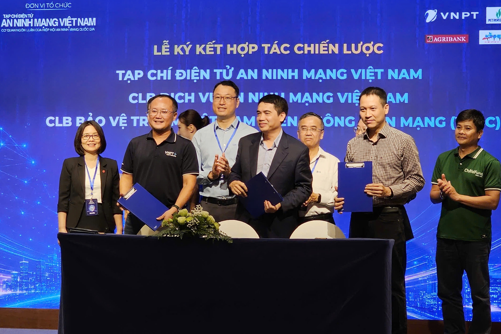 Hợp tác truyền thông, nâng cao nhận thức và kỹ năng an toàn số cho người dân