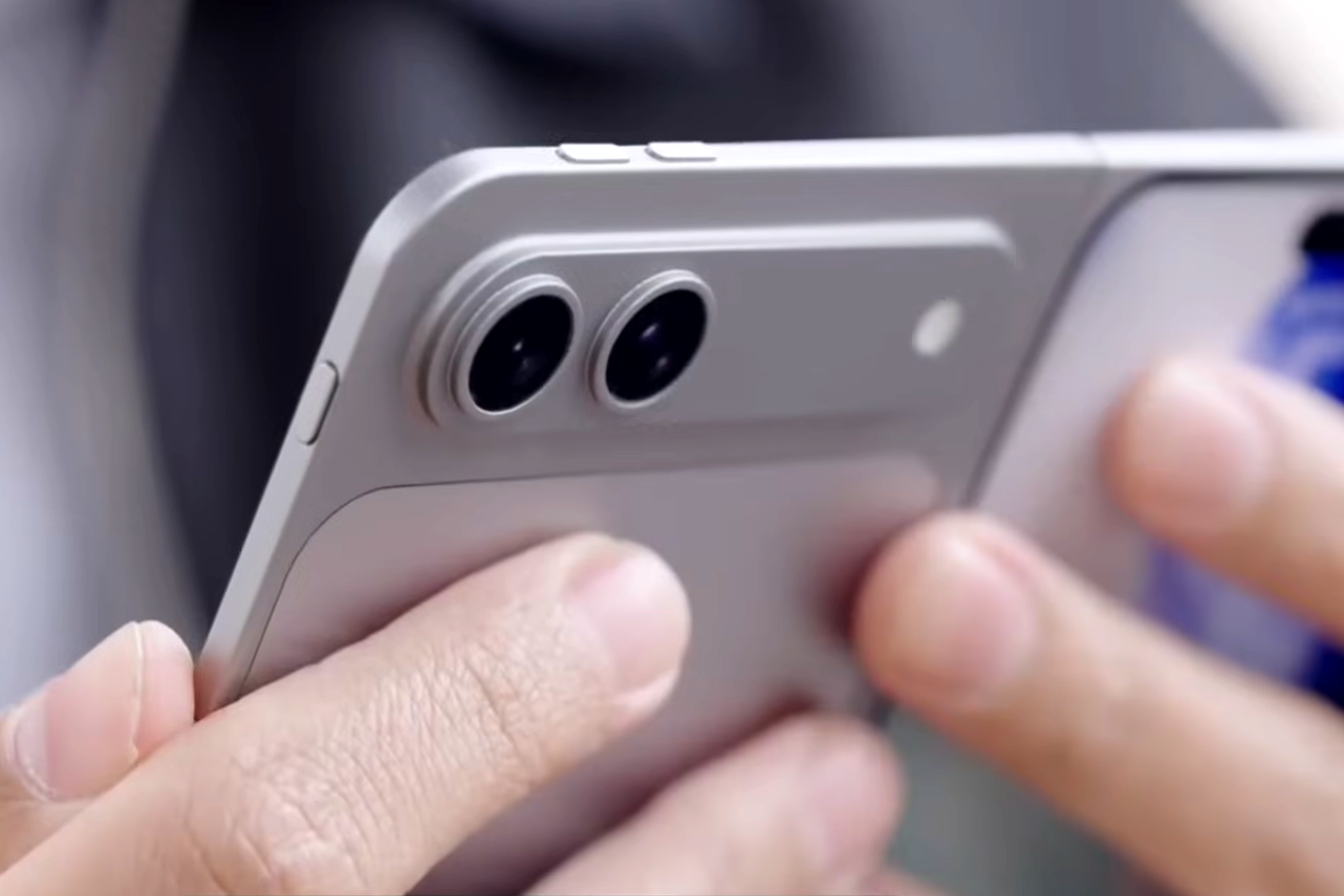 iPhone Ultra gập sắp ra mắt sở hữu camera selfie kỳ lạ nhất từ trước đến nay?