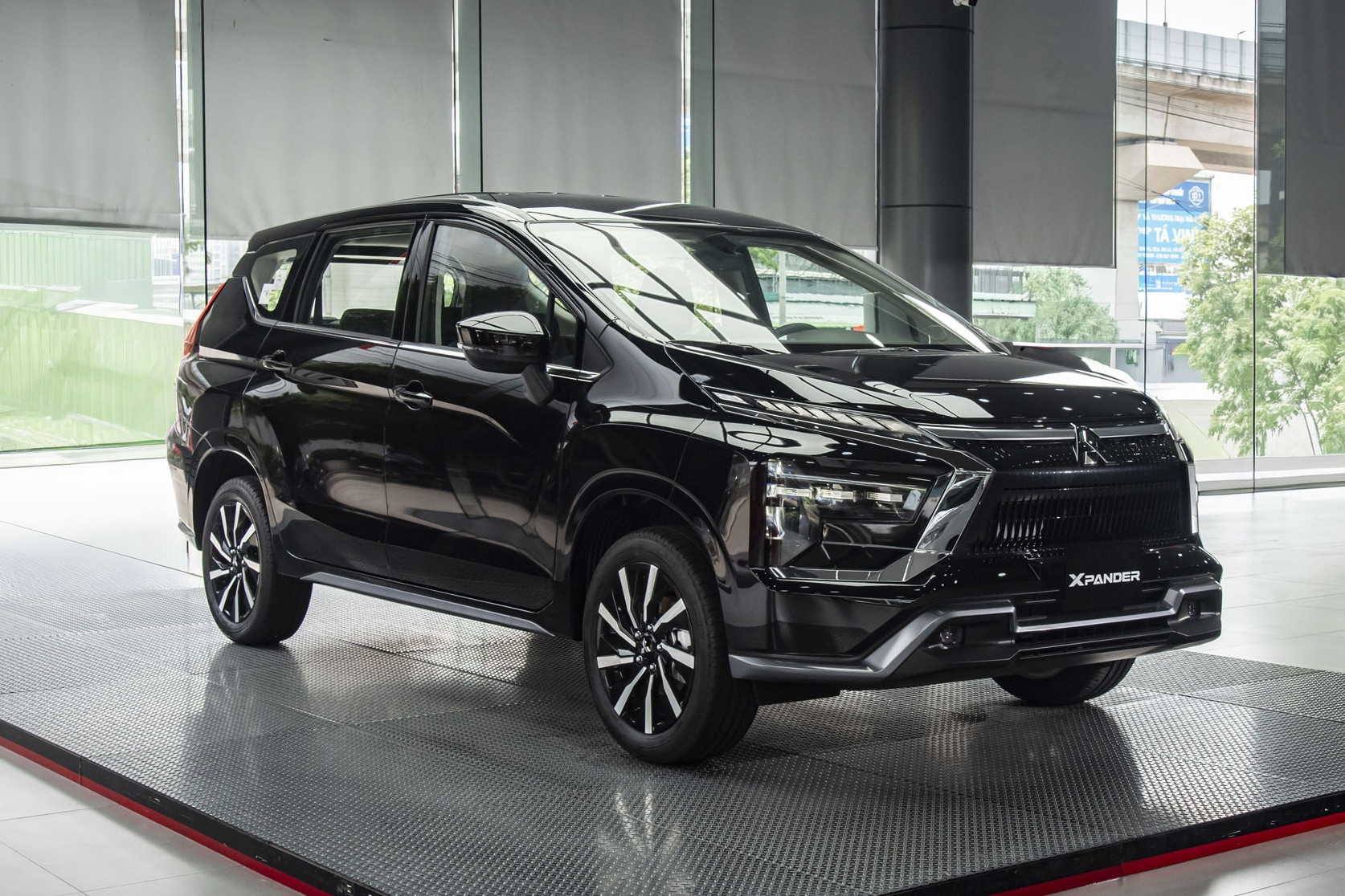 Phân khúc xe MPV chạy xăng tháng 7: Mitsubishi Xpander đòi lại ngôi đầu từ Innova Cross
